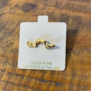 Follow Footprints of The Lord Tie Tack Lapel Pin